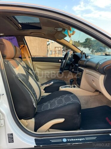 Volkswagen Passat-12