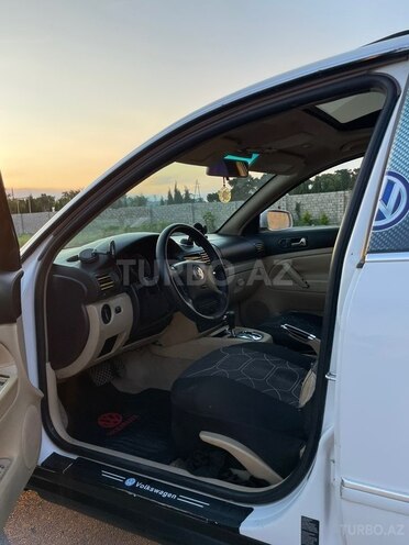 Volkswagen Passat-10