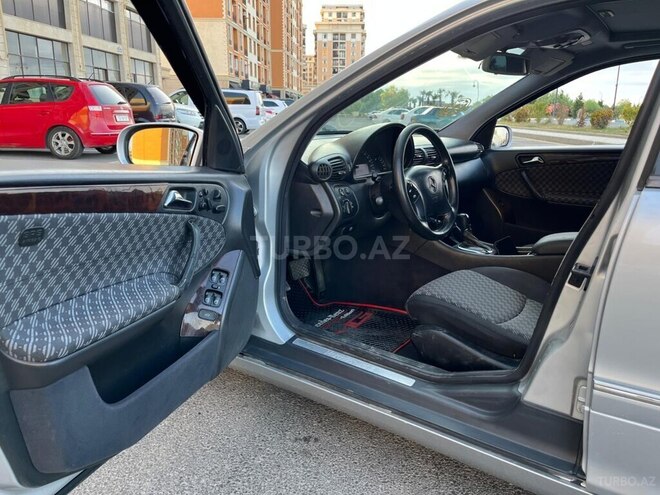 Mercedes C 240-10