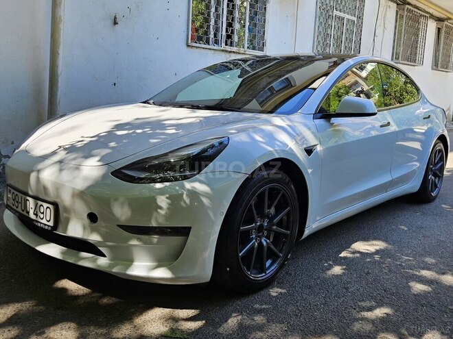Tesla Model 3-3