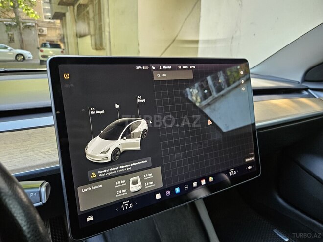 Tesla Model 3-9