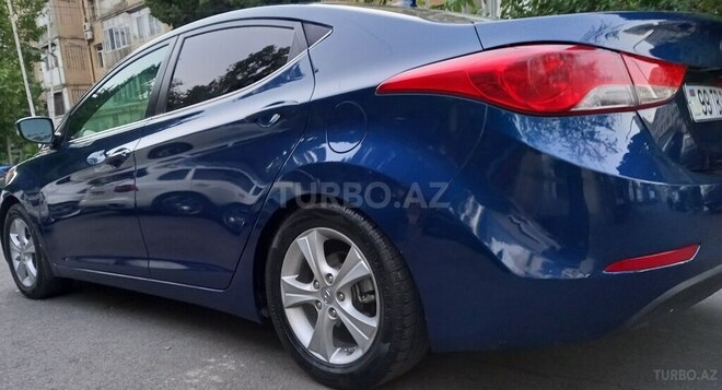 Hyundai Elantra-5