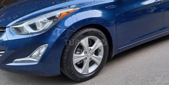 Hyundai Elantra-13