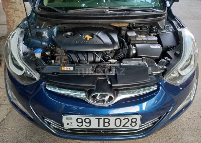 Hyundai Elantra-14