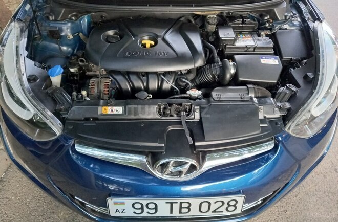 Hyundai Elantra-15