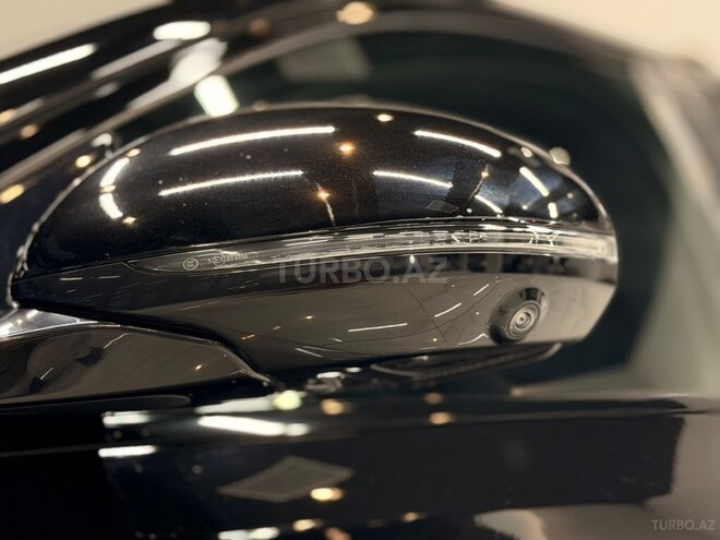 Mercedes E 200-11