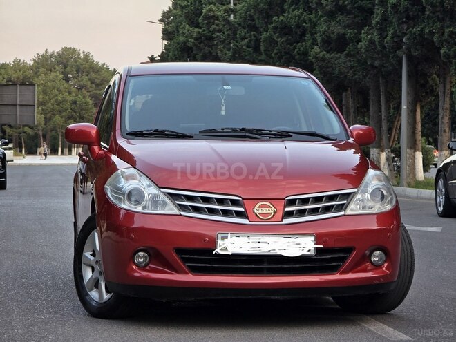 Nissan Tiida-15