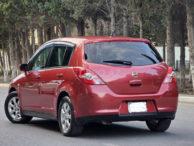 Nissan Tiida-10