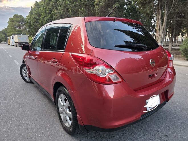 Nissan Tiida-5