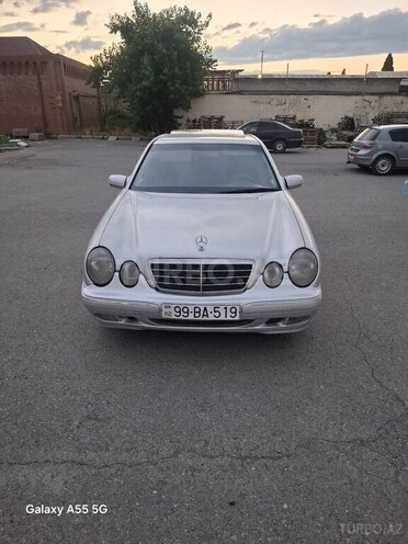 Mercedes E 220-2