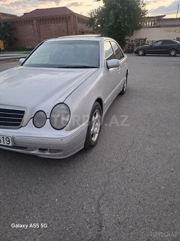 Mercedes E 220-3