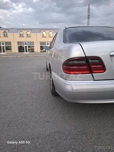 Mercedes E 220-6
