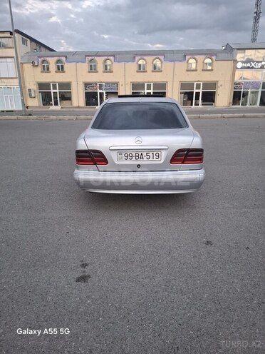 Mercedes E 220-7
