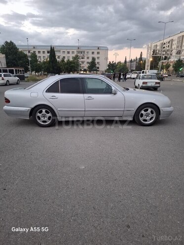 Mercedes E 220-9