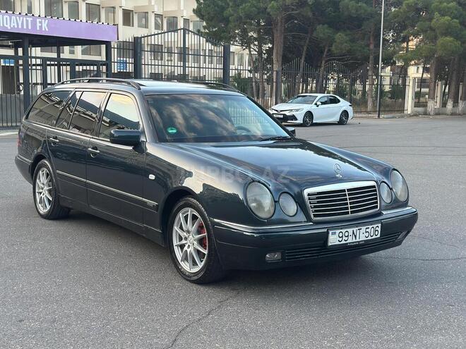 Mercedes E 240-2