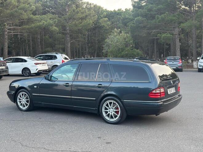Mercedes E 240-12
