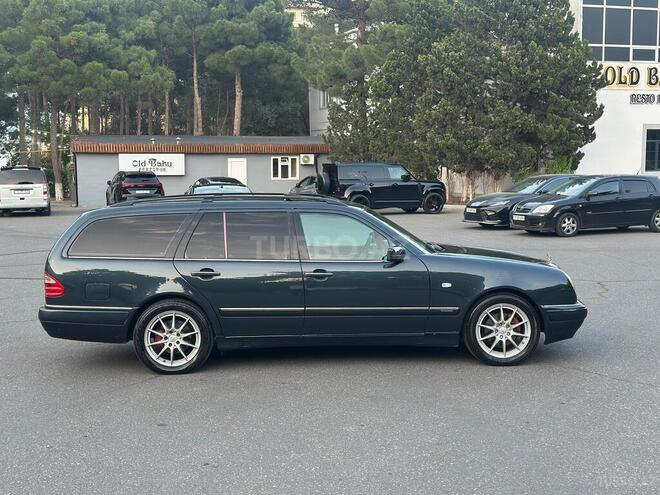 Mercedes E 240-10