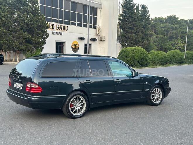Mercedes E 240-3