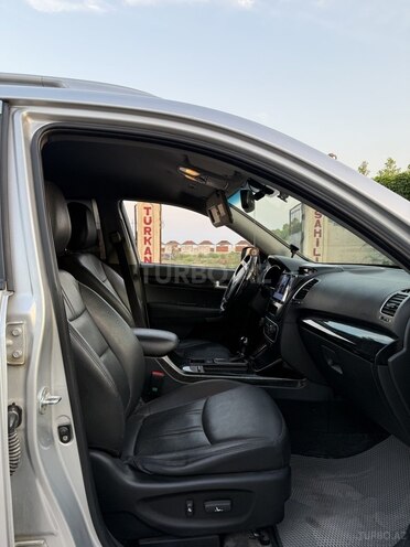Kia Sorento-13