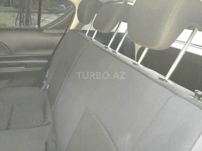 Toyota Aqua-8