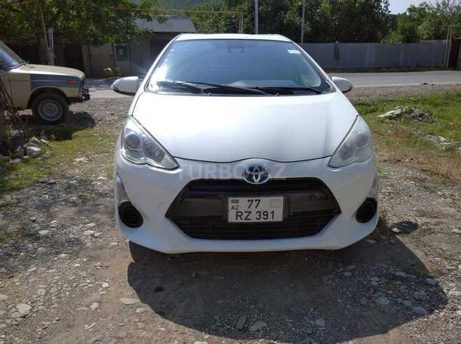 Toyota Aqua-1