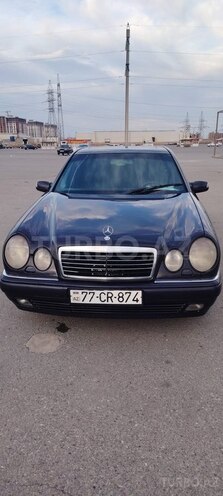 Mercedes E 230-2