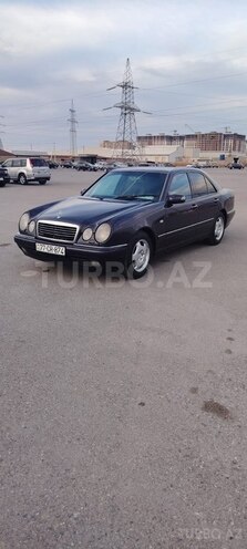 Mercedes E 230-7