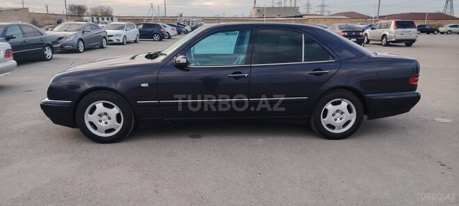 Mercedes E 230-10