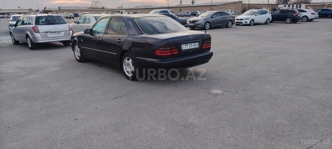 Mercedes E 230-8