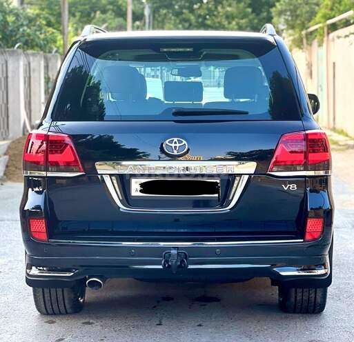 Toyota Land Cruiser-6