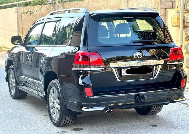 Toyota Land Cruiser-8