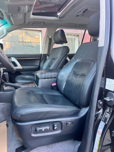 Toyota Land Cruiser-13
