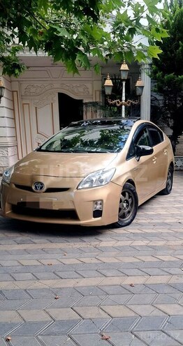 Toyota Prius-5