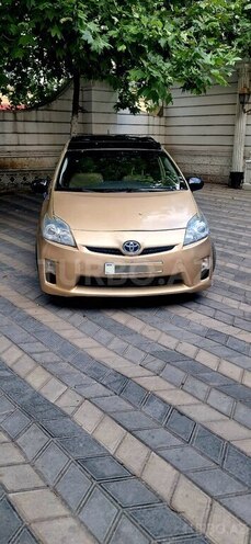 Toyota Prius-7