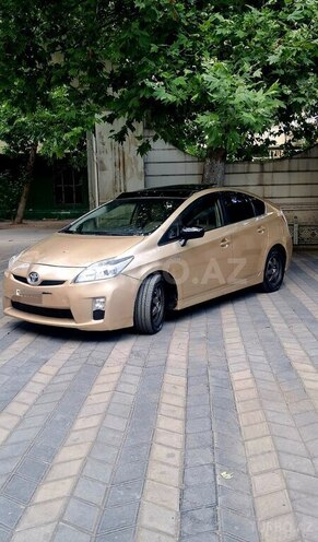 Toyota Prius-8