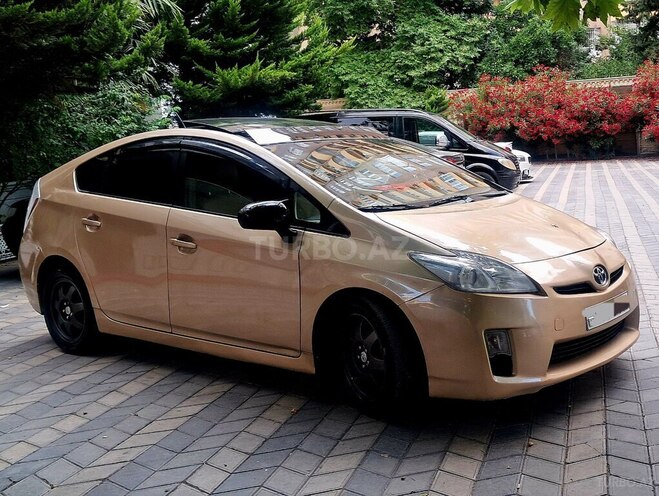 Toyota Prius-3