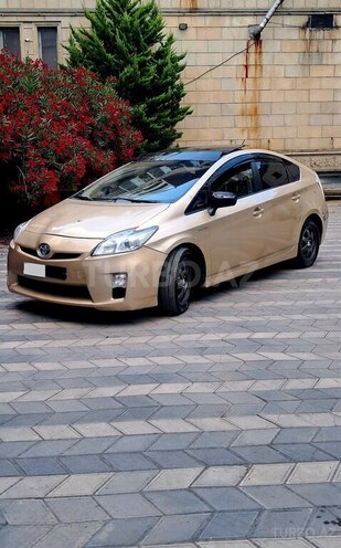 Toyota Prius-11