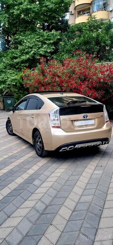 Toyota Prius-17