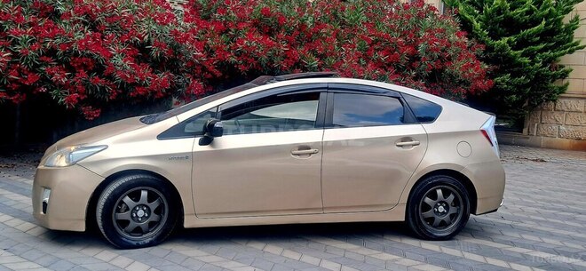 Toyota Prius-15