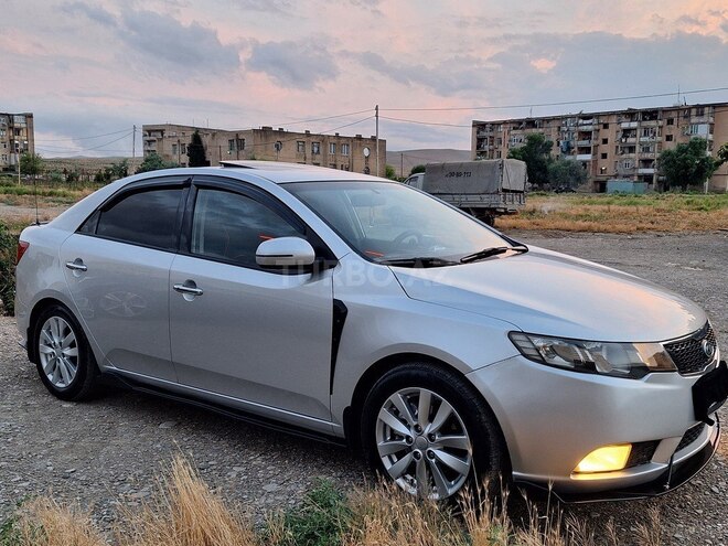 Kia Cerato-5