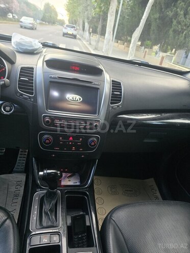 Kia Sorento-11