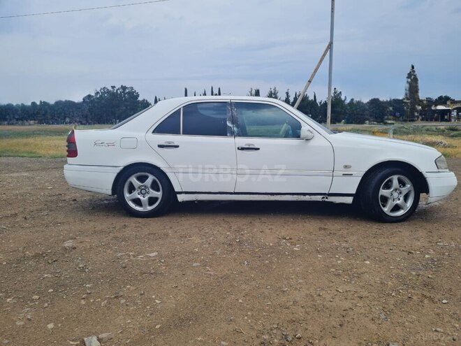 Mercedes C 220-11