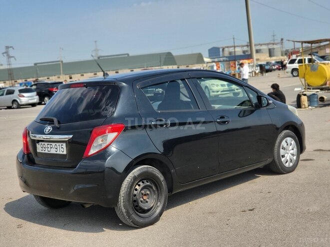 Toyota Vitz-6