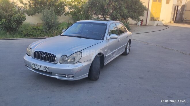 Hyundai Sonata-1