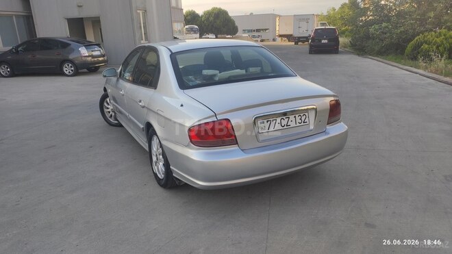 Hyundai Sonata-2
