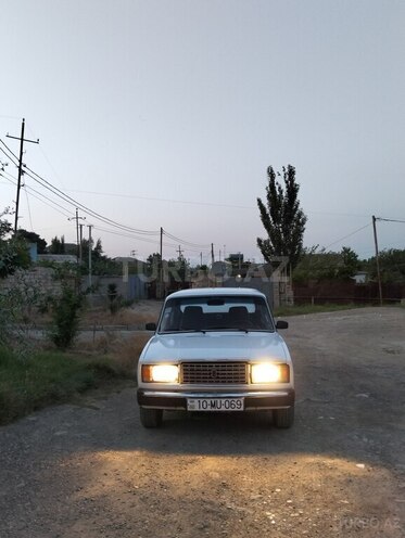 LADA (VAZ) 2107-2