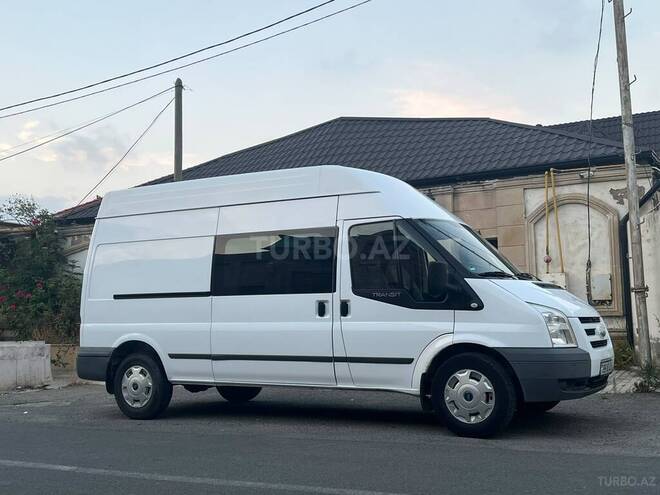 Ford Transit-4
