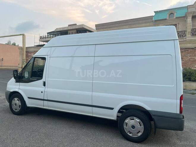 Ford Transit-3