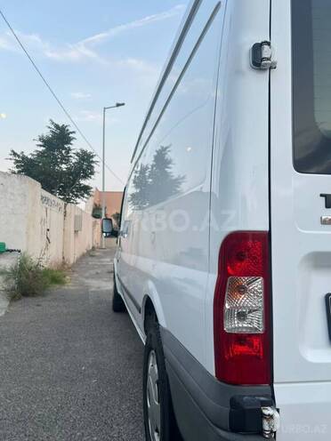 Ford Transit-5