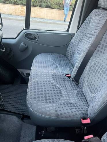 Ford Transit-7